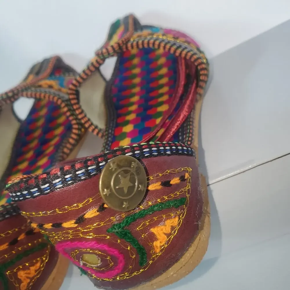 VTG Handmade Leather Embroidered Ethnic Colorful Kids Sandals Size 5